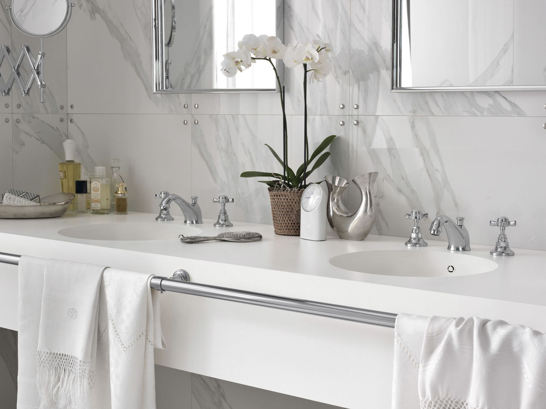 sites/corian.tw/IMG/jpg/bathroom-surface-modern-retro-purity-01.jpg
